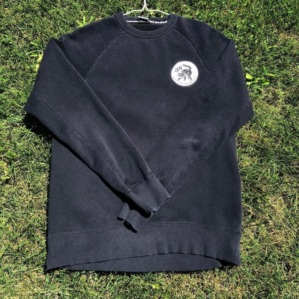 Vintage Nike 58 skateboard icon sweater.